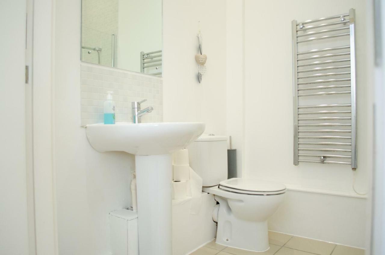 Penthouse In Liverpool City Centre - Free Parking - Balcony - By Happy Days Bagian luar foto