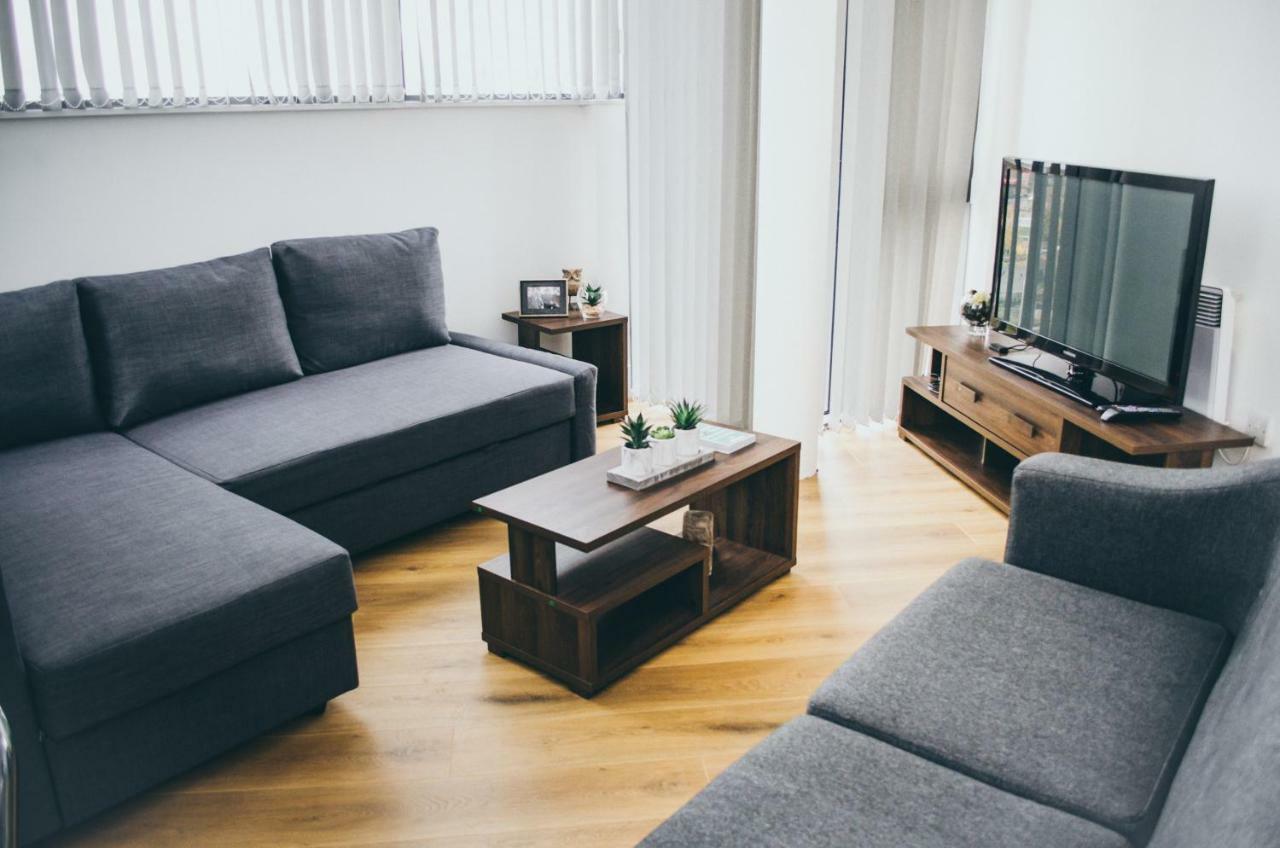 Penthouse In Liverpool City Centre - Free Parking - Balcony - By Happy Days Bagian luar foto
