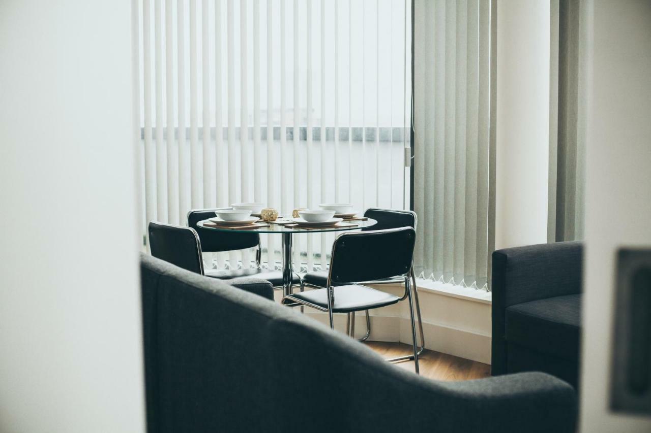 Penthouse In Liverpool City Centre - Free Parking - Balcony - By Happy Days Bagian luar foto